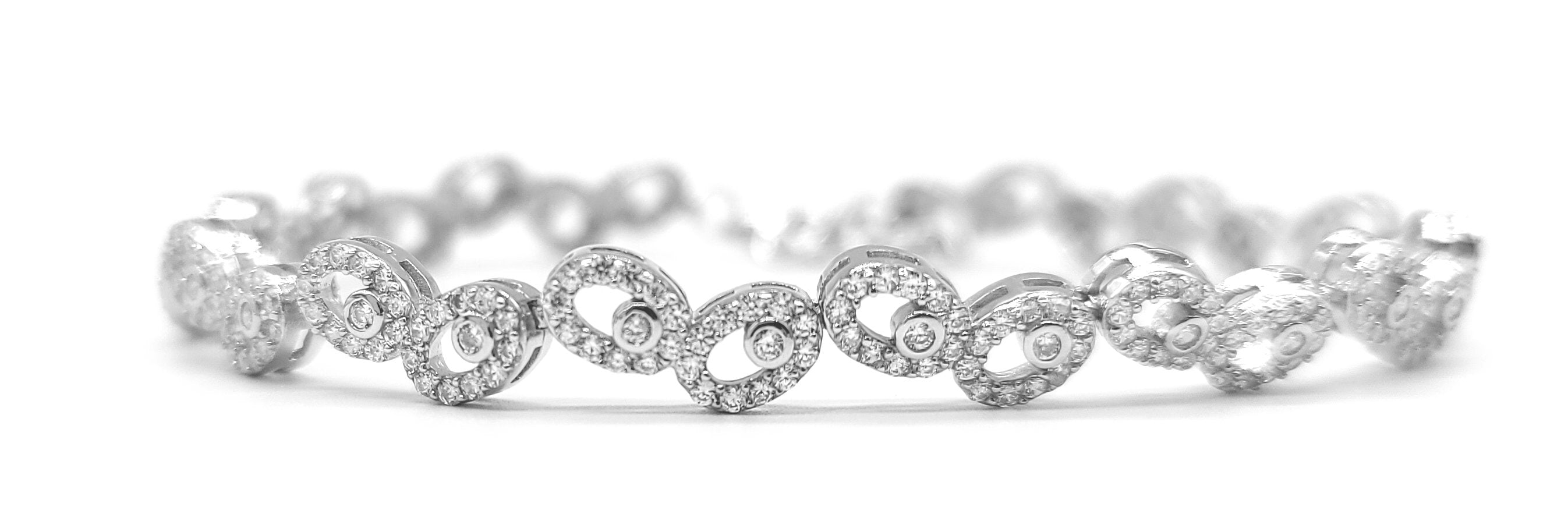 Sterling Silver Stimulated Diamonds Connected Atoms Bracelet