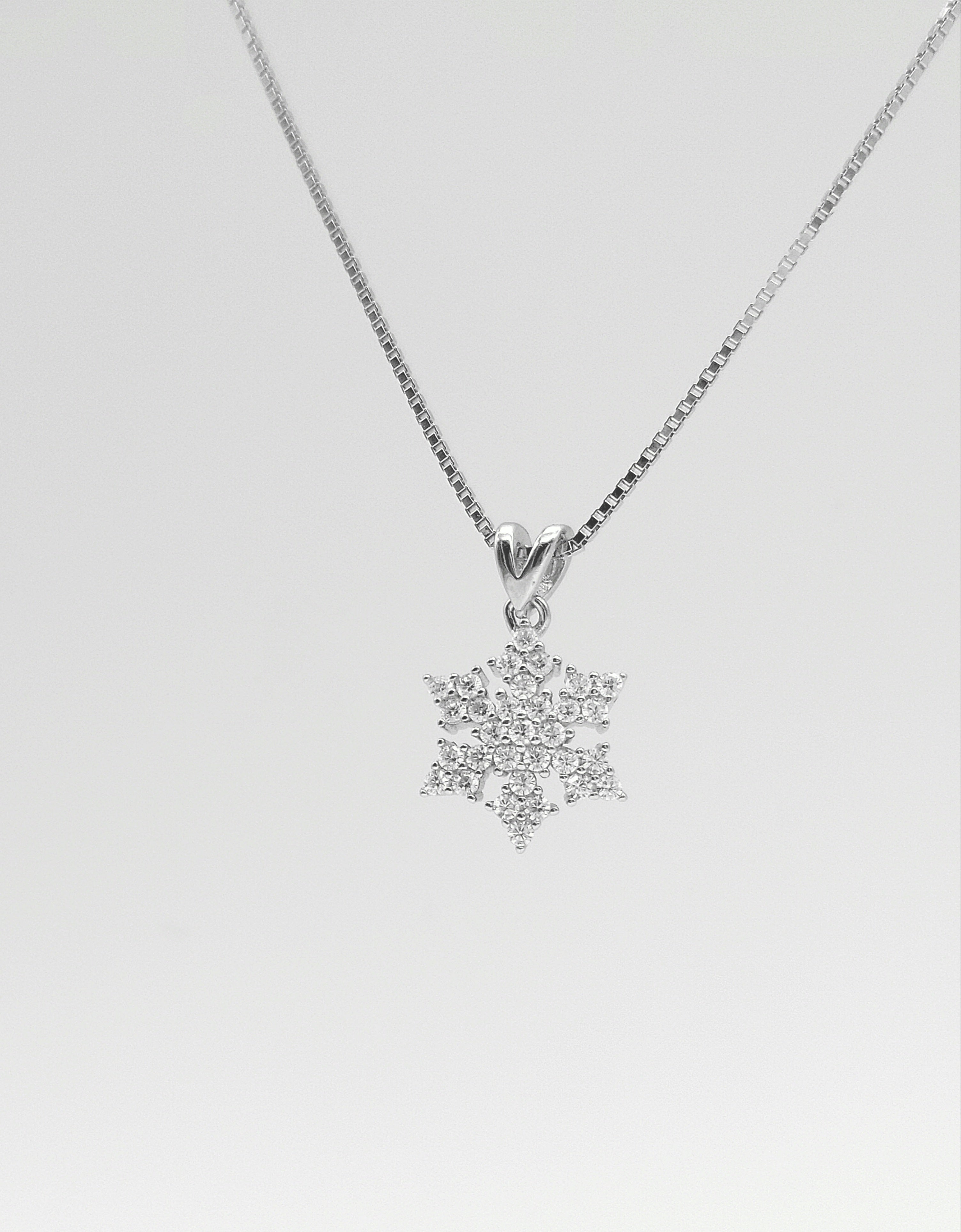 Iisfir's Collections - Stars for You - Sterling Silver Pendant Necklace & Stud Earrings Set
