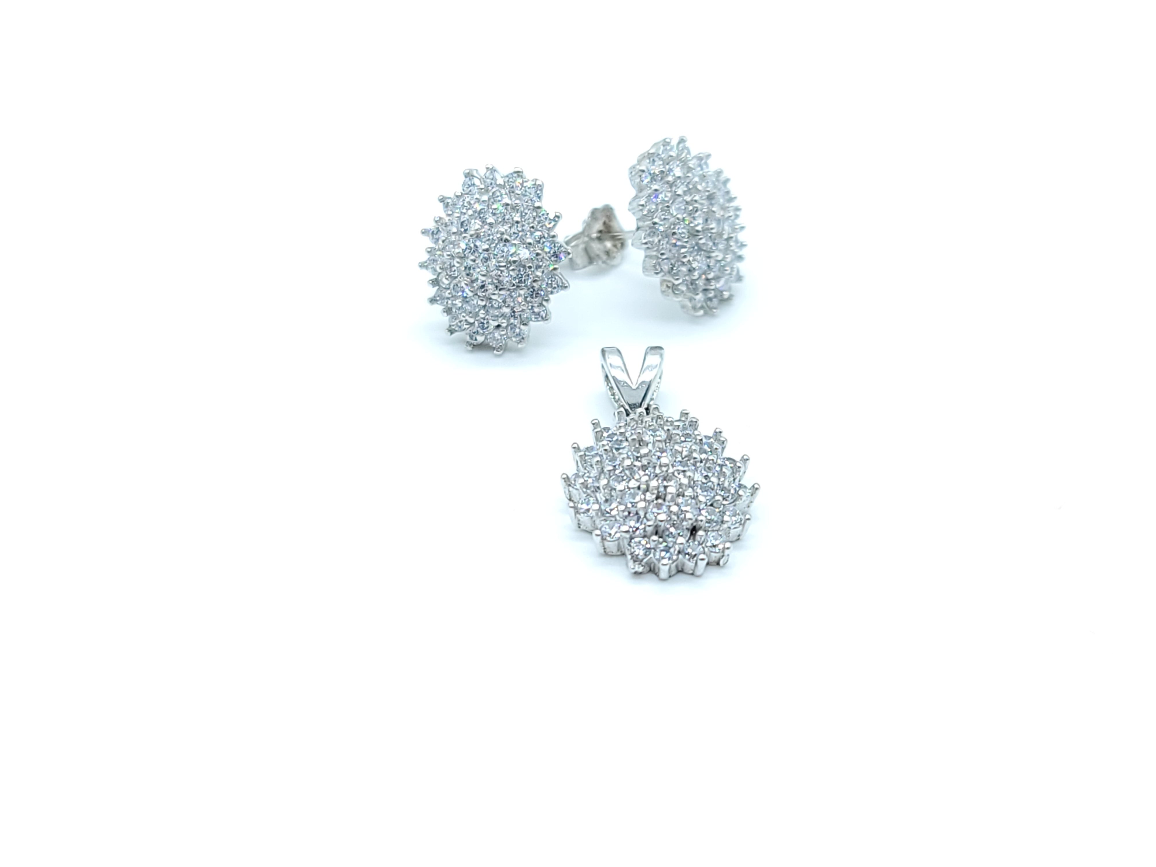 Iisfir's Collection - Ovular Sterling Silver Round CZ  Pendant And Earrings Set