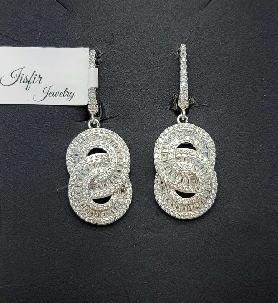 Infinity baguettes and round CZ