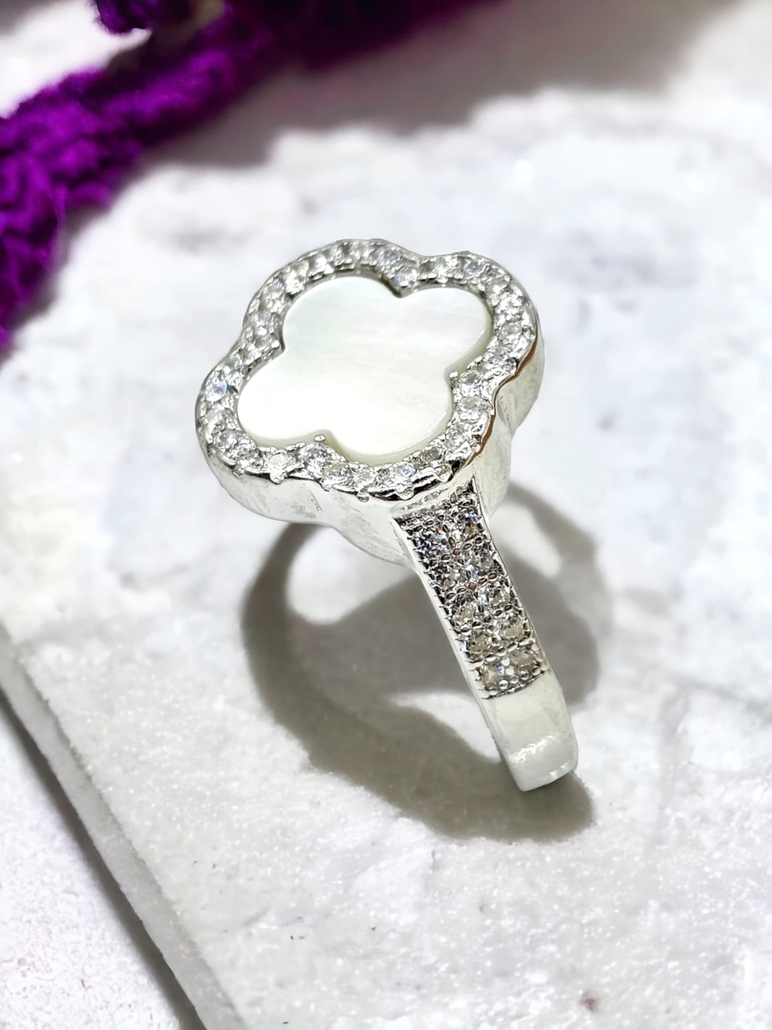 "Clover Sparkle Ring"